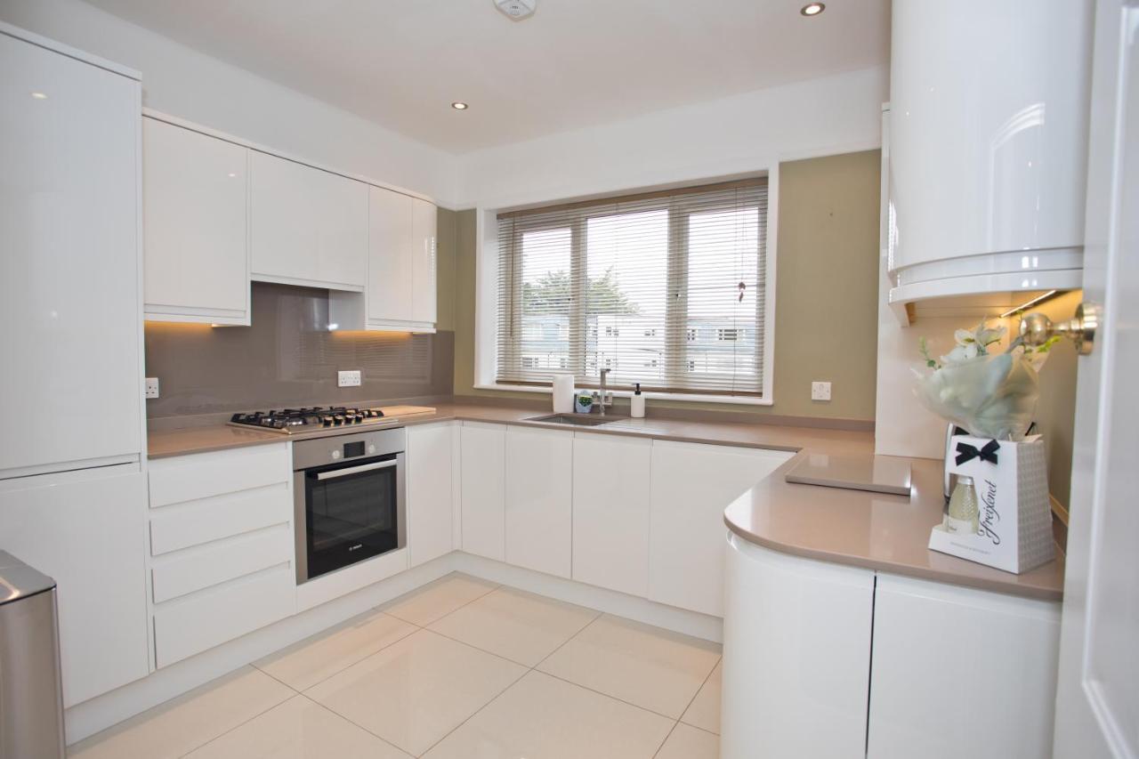 Beach Apartment In Sandbanks プール エクステリア 写真