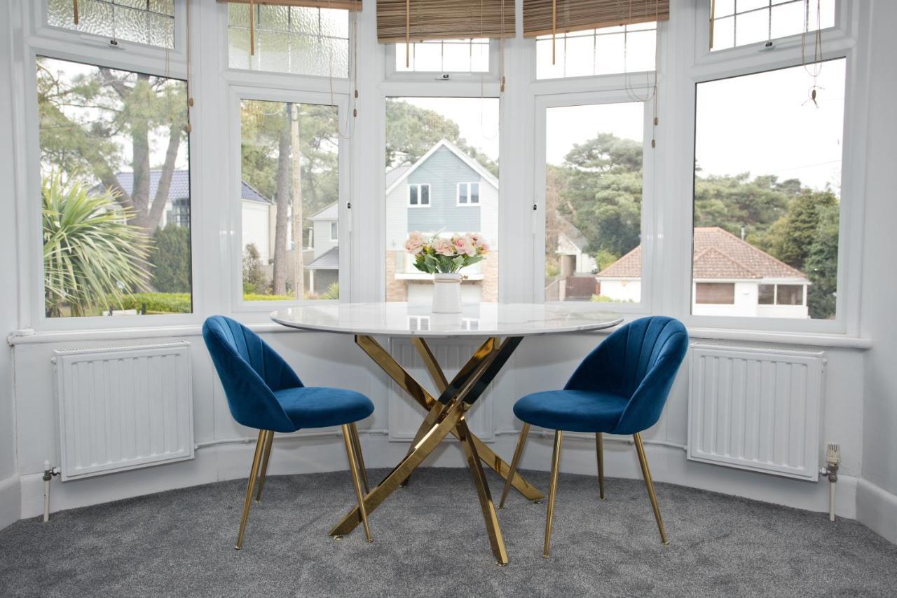 Beach Apartment In Sandbanks プール エクステリア 写真